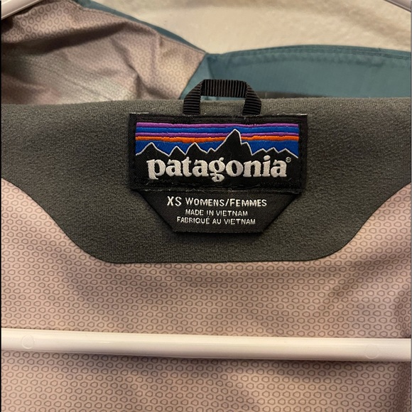 Women’s Patagonia jacket - Picture 3 of 4